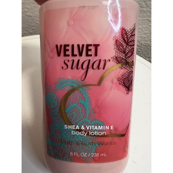Bath & Body Works Velvet Sugar Shea & Vitamin E Body Lotion 8 Fl Oz - Picture 3 of 5